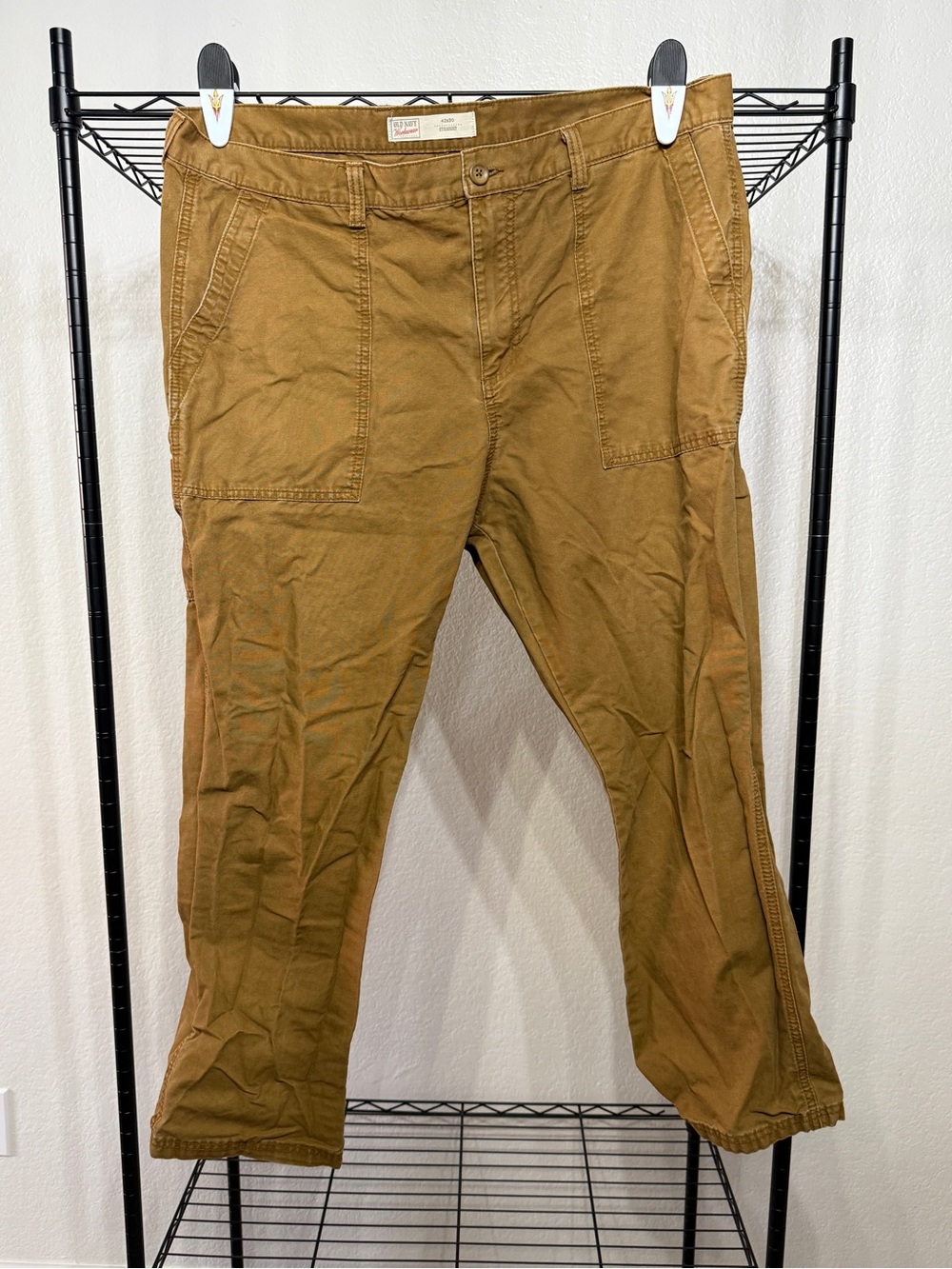 Old Navy Men's Chinos in Tan